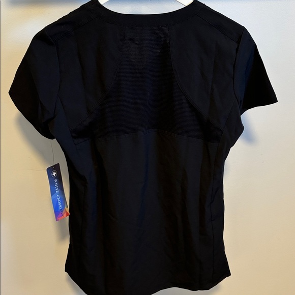 White Cross Fit scrub top. - Picture 5 of 7